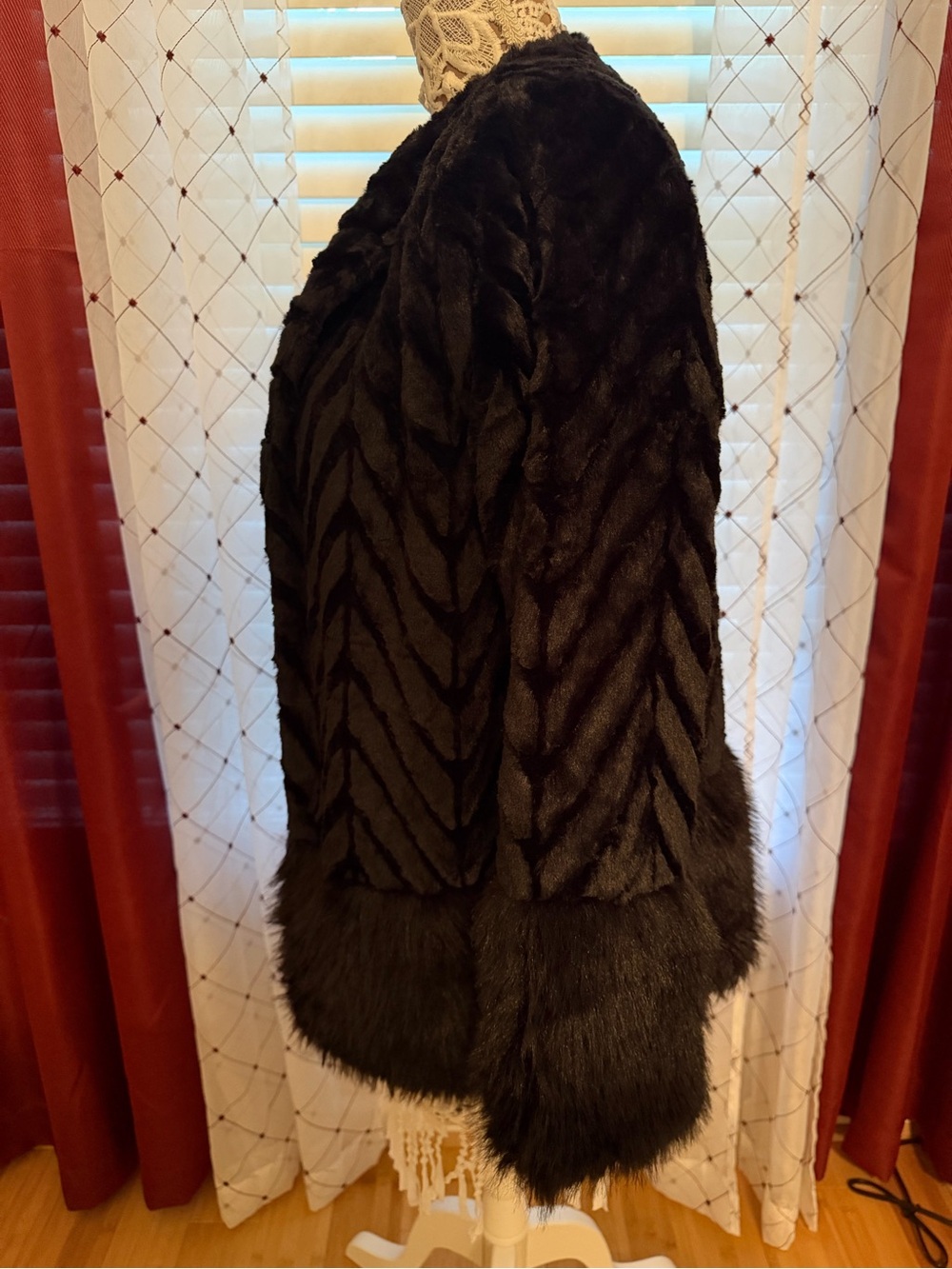 Nina Leonard Black Faux Fur Chevron-Textured Women's Sweater Jacket - Picture 7 of 10